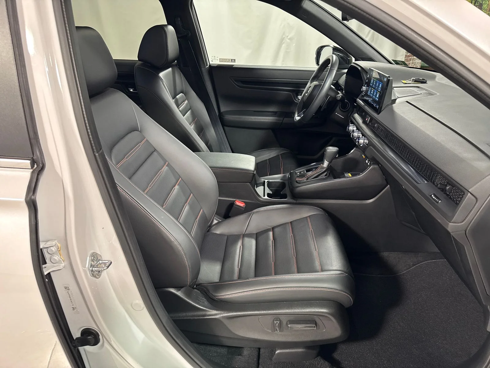 Certified Used 2024 Platinum White Pearl Honda Sport-L image 29