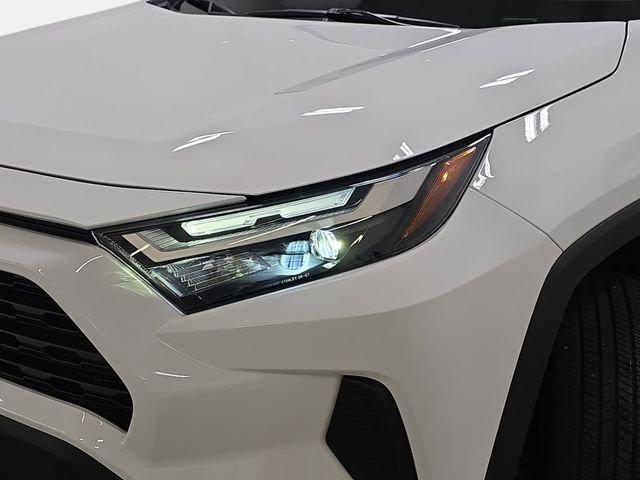 Used 2024 White Toyota XLE image 28