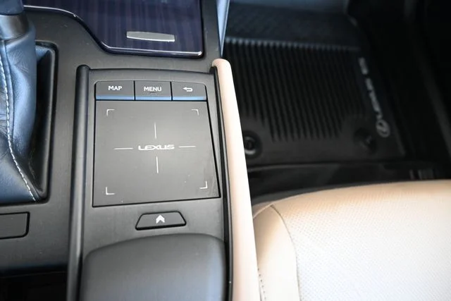 Used 2019 Silver Lexus 350 Ultra Luxury image 33