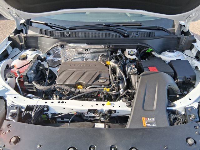 New 2026 Summit White Chevrolet 2RS image 19