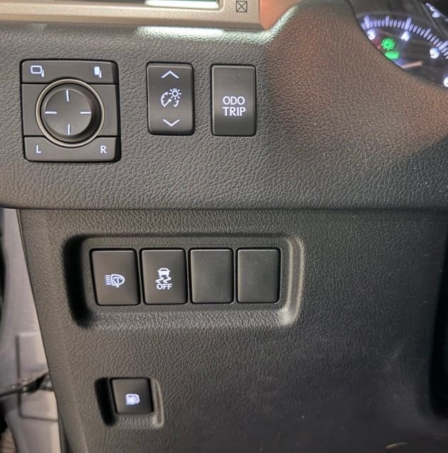 Used 2018 Gray Lexus 460 image 26