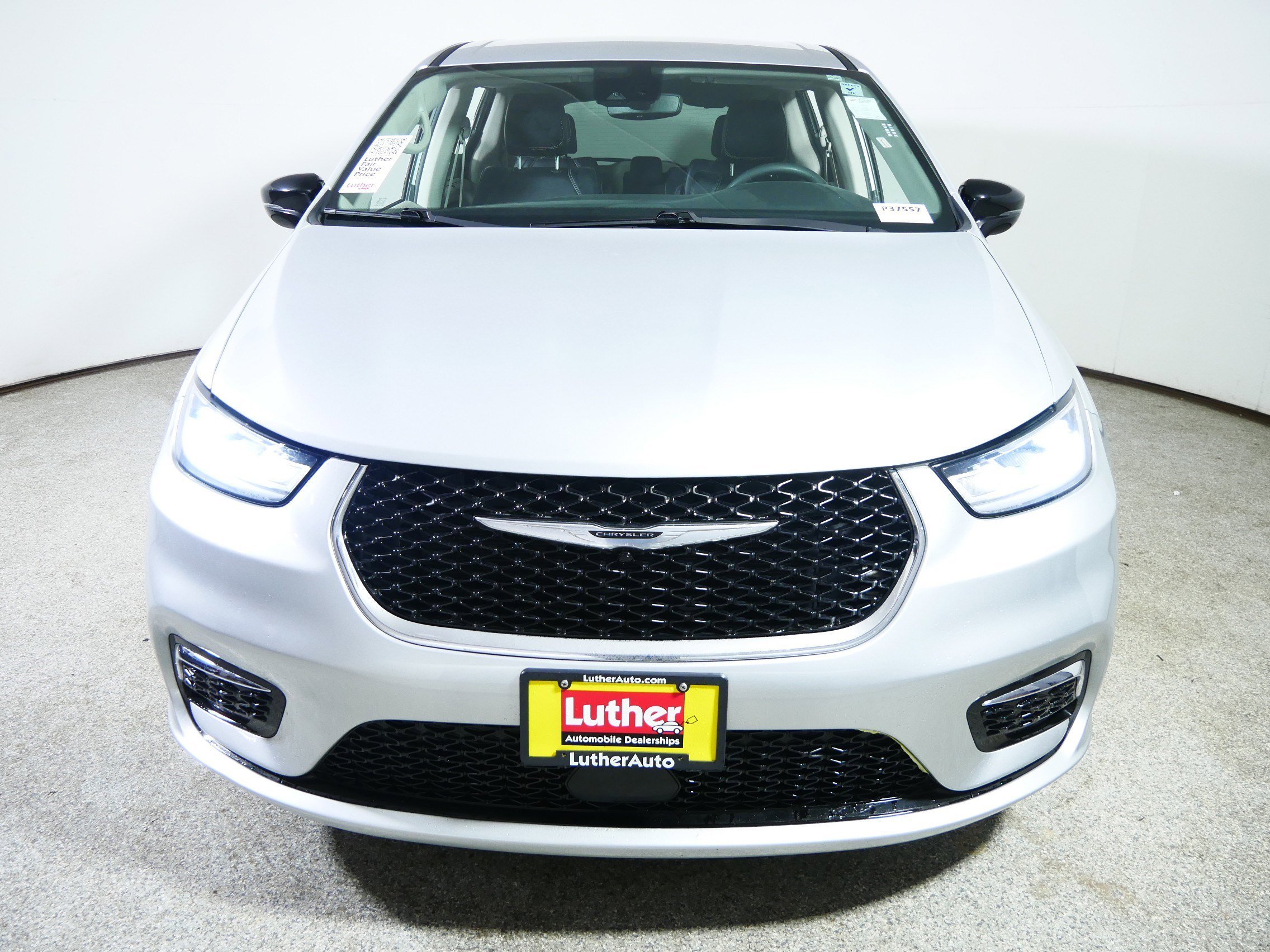 Used 2024 Chrysler Pacifica Touring L with VIN 2C4RC1BG1RR188822 for sale in Brooklyn Center, Minnesota