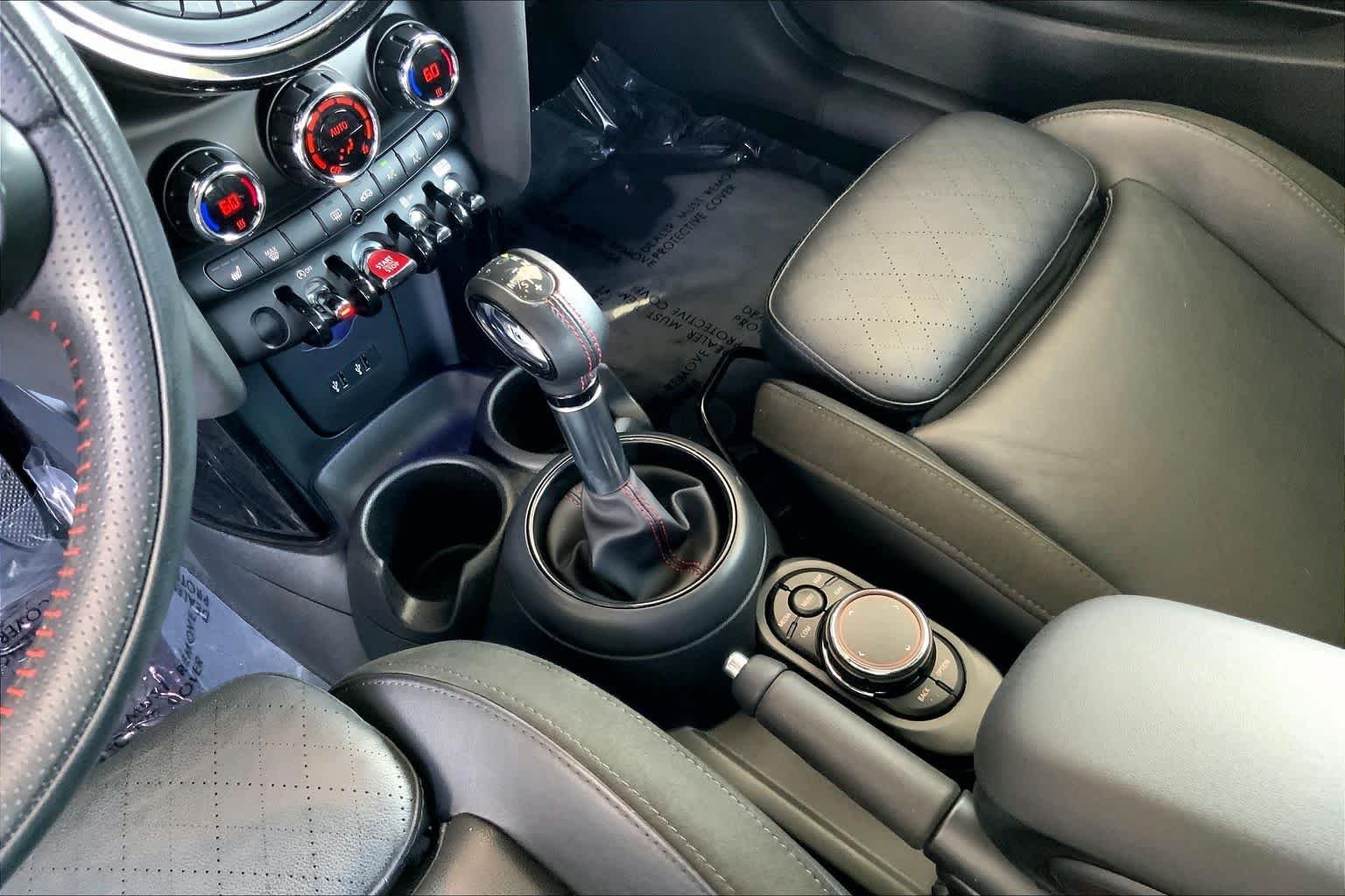 Used 2019 Pepper White MINI Cooper S image 17