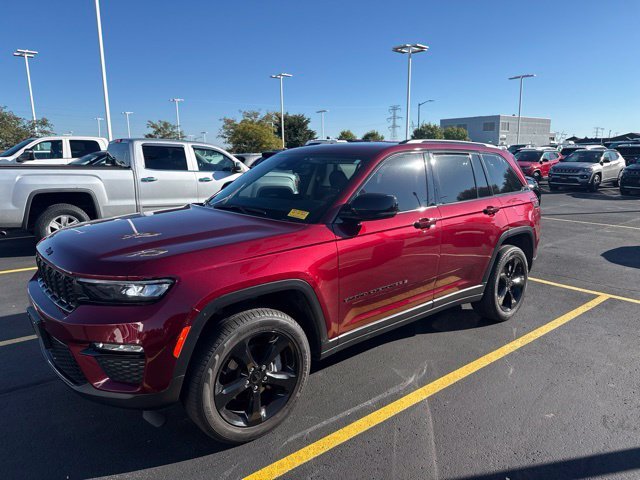 Used 2023 Jeep Grand Cherokee Limited with VIN 1C4RJHBG7PC536031 for sale in Shakopee, Minnesota