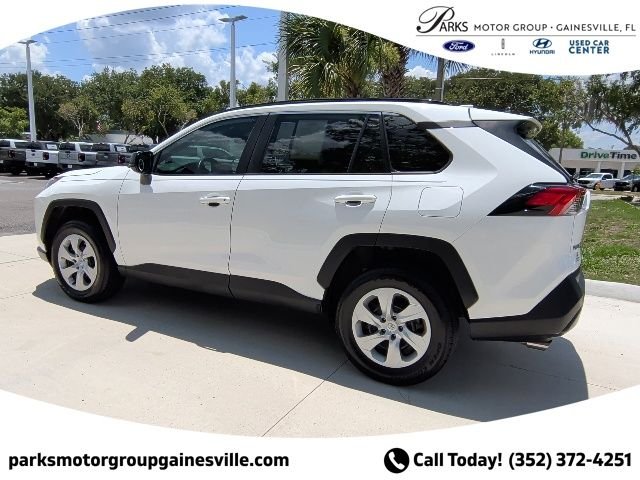 Used 2021 White Toyota LE image 11