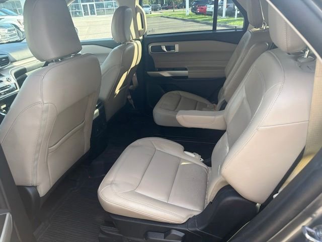 Used 2023 Gray Ford XLT image 11