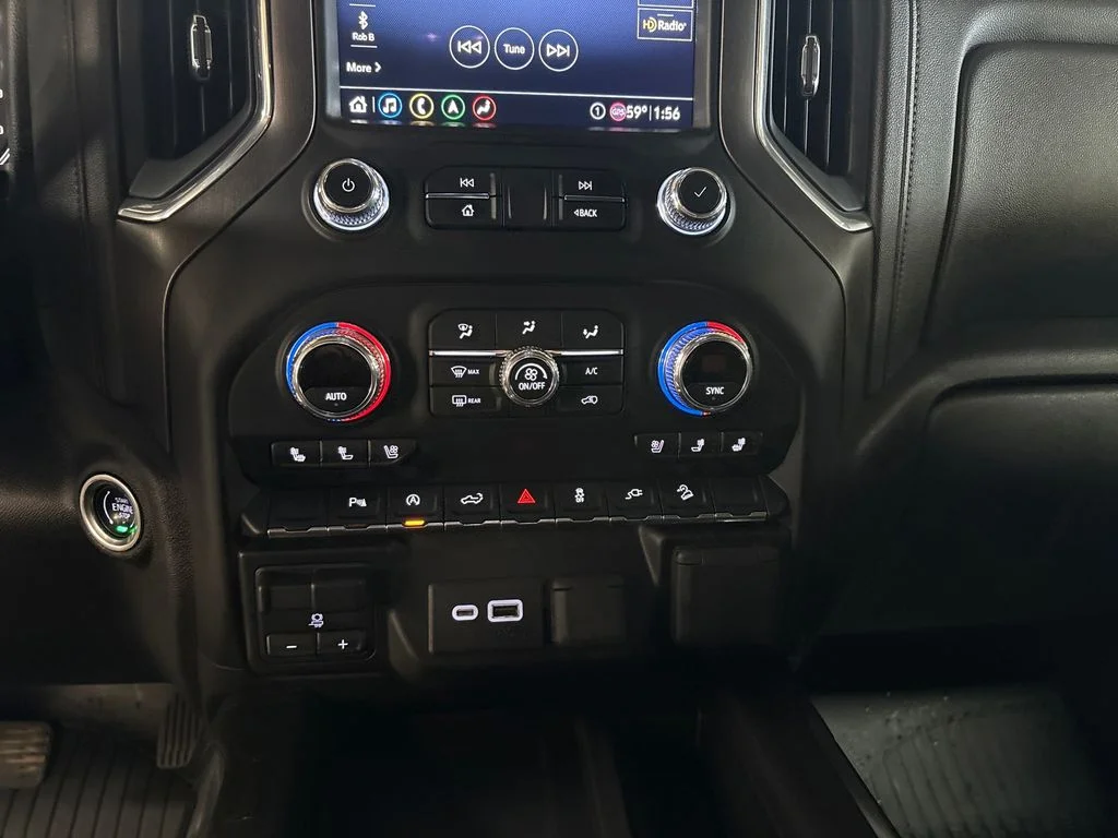Used 2020 White GMC AT4 image 19