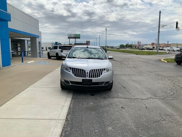 Used 2014 Silver Lincoln Base image 3