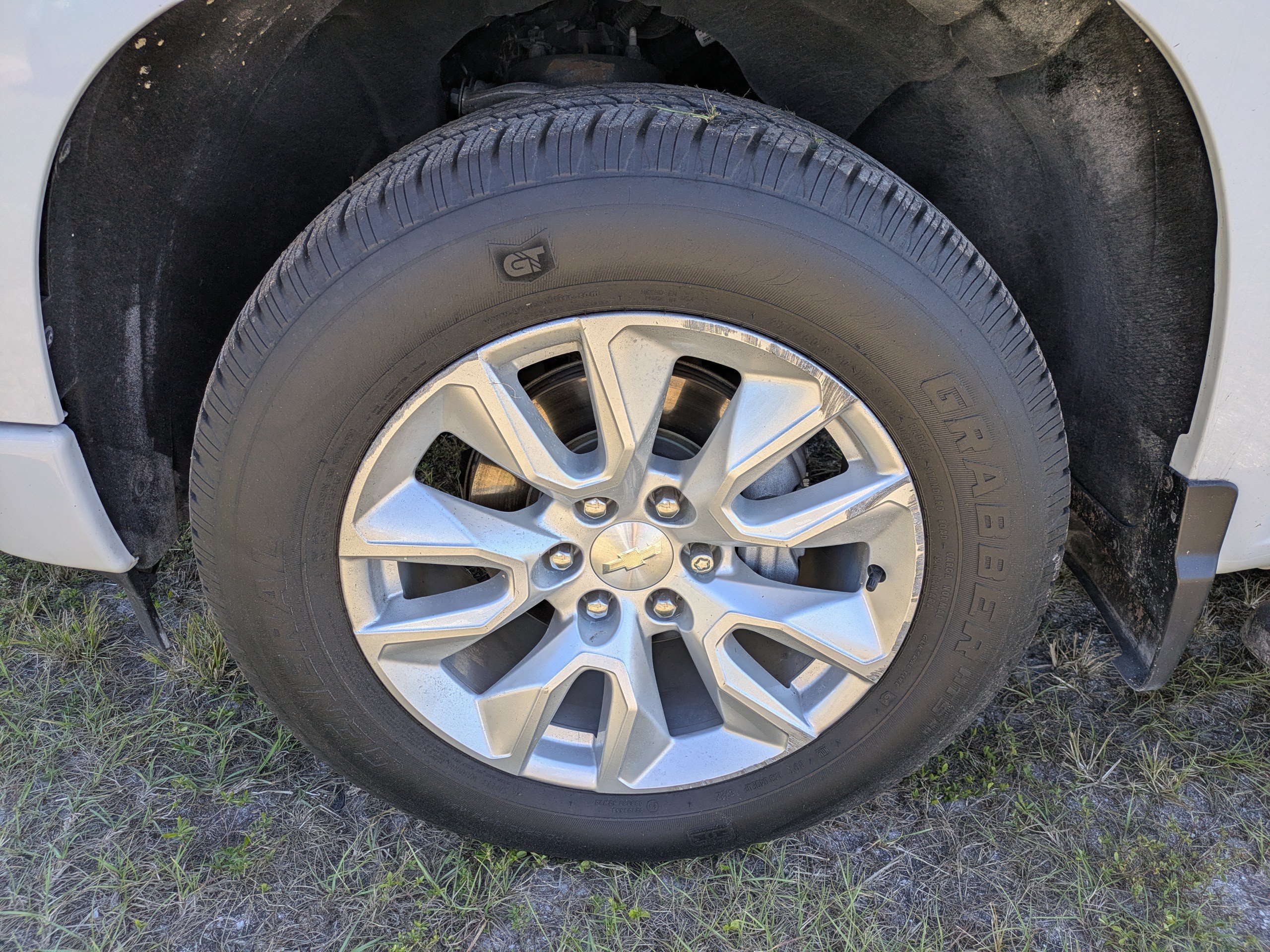 Used 2022 Summit White Chevrolet Custom image 11