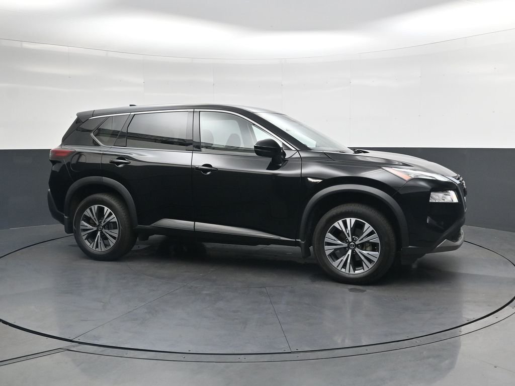 Used 2022 Black Nissan SV image 4