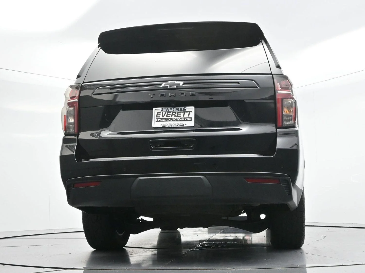 Used 2023 Black Chevrolet Z71 image 49