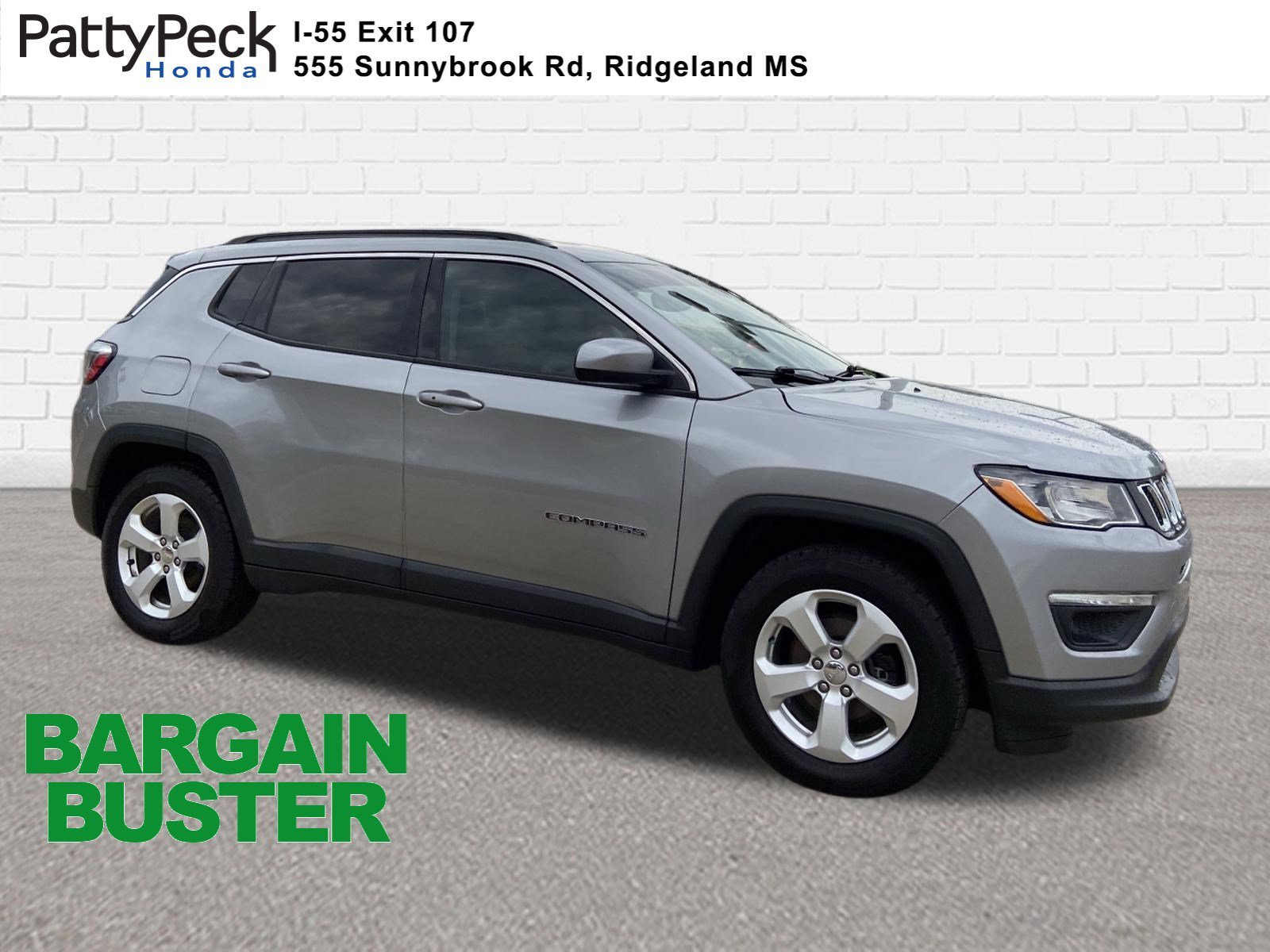 Used 2019 Billet Silver Metallic Clearcoat Jeep Latitude image 1
