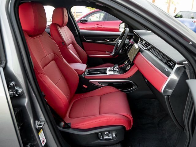 New 2026 Eiger Grey JAGUAR P250 R-DYNAMIC S image 27