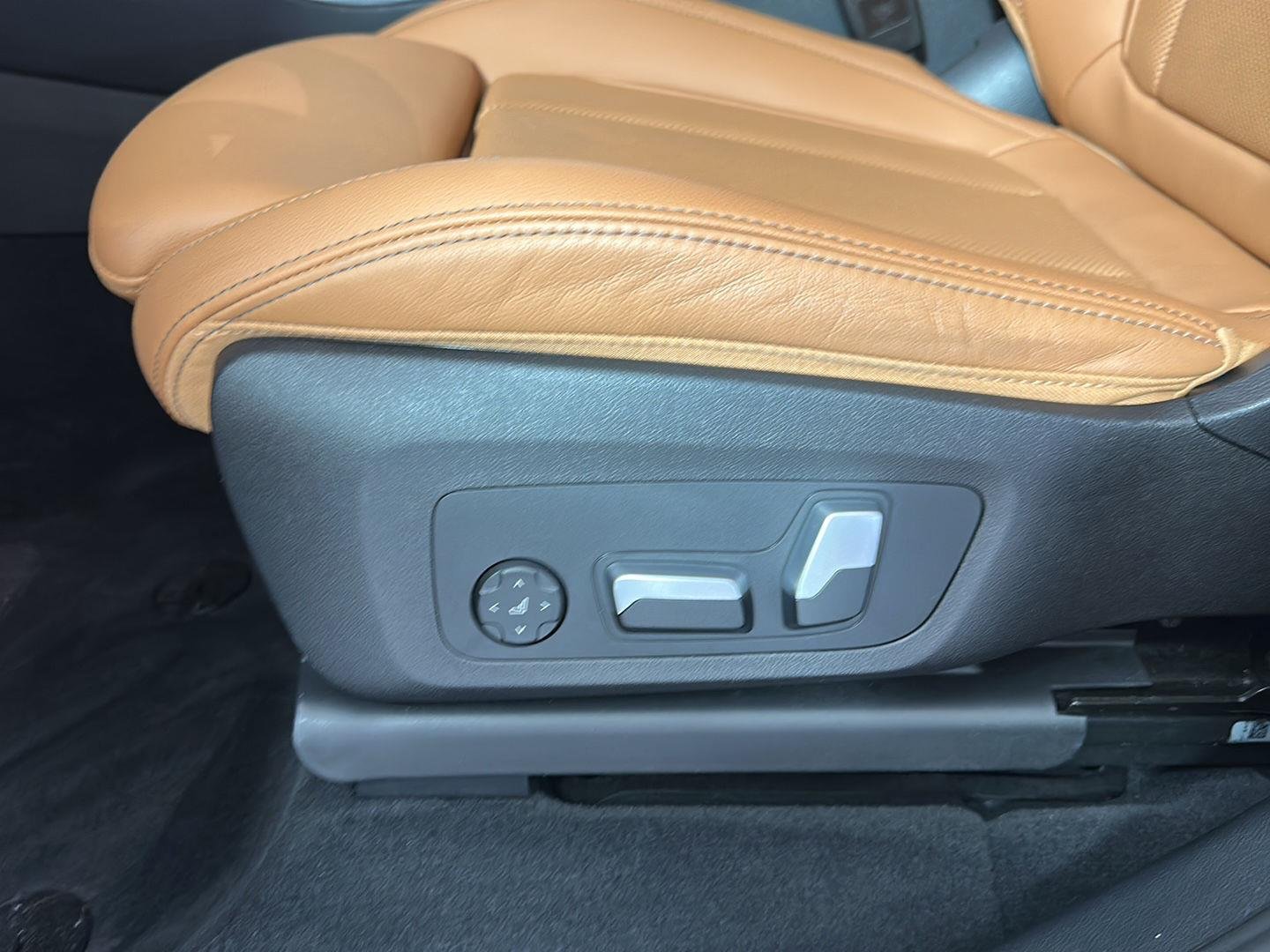 Used 2023 Phytonic Blue Metallic BMW xDrive30i image 8