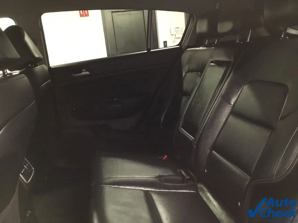 Used 2018 White Kia EX image 30