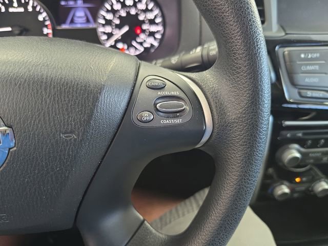 Used 2019 Blue Nissan S image 18