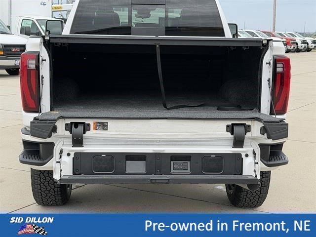 Used 2025 White Frost Tricoat GMC Denali Ultimate image 6
