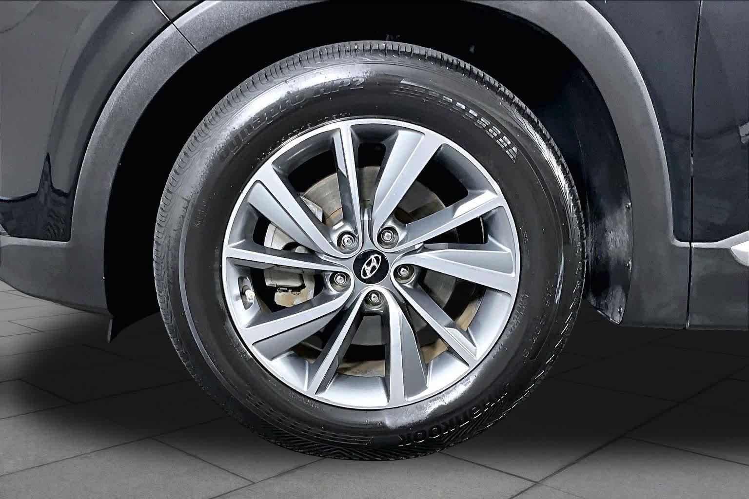 Used 2020 Twilight Black Hyundai SEL image 9