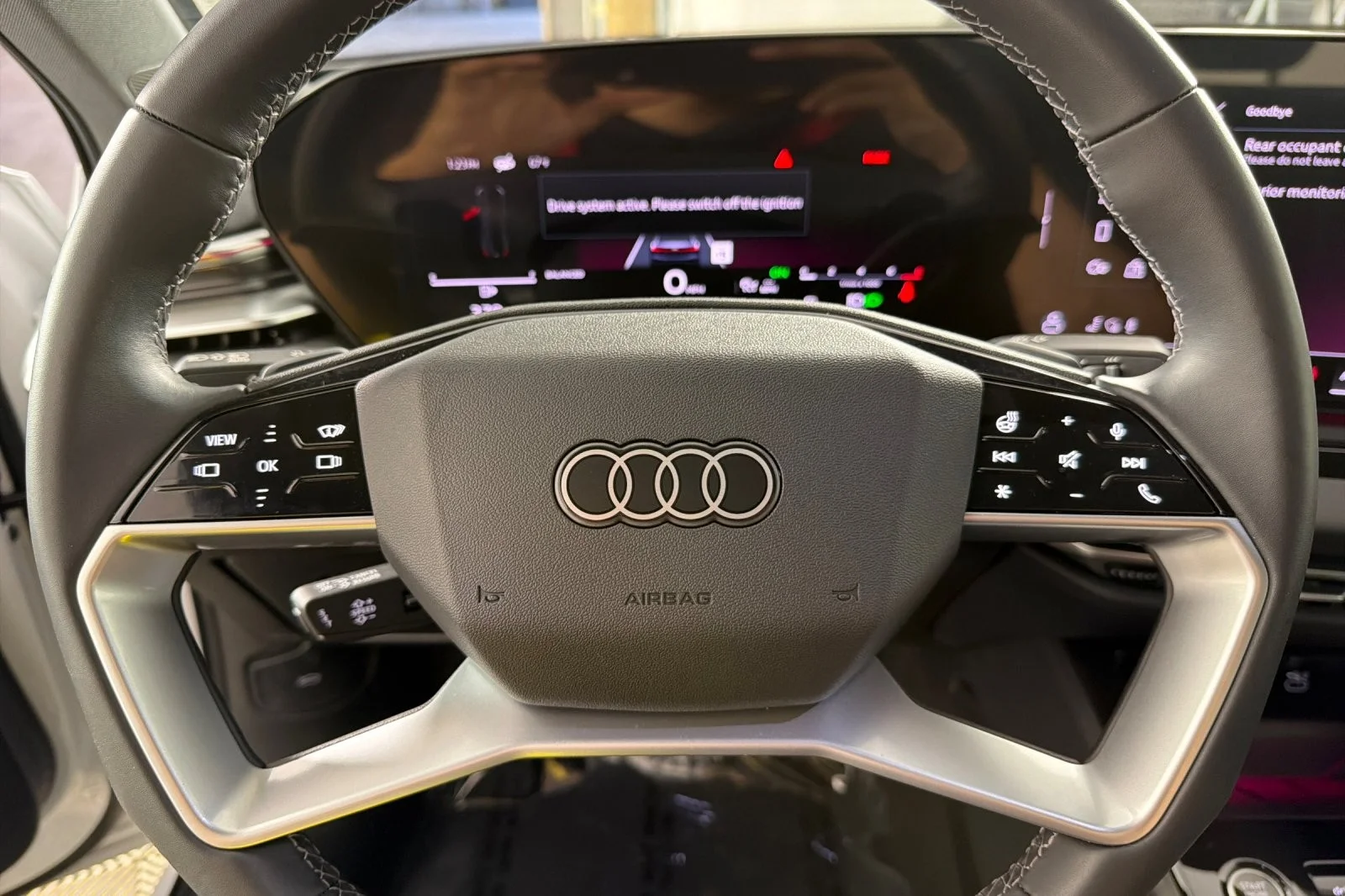 Used 2025 Glacier White Metallic Audi Premium Plus 2.0 TFSI quattro image 22