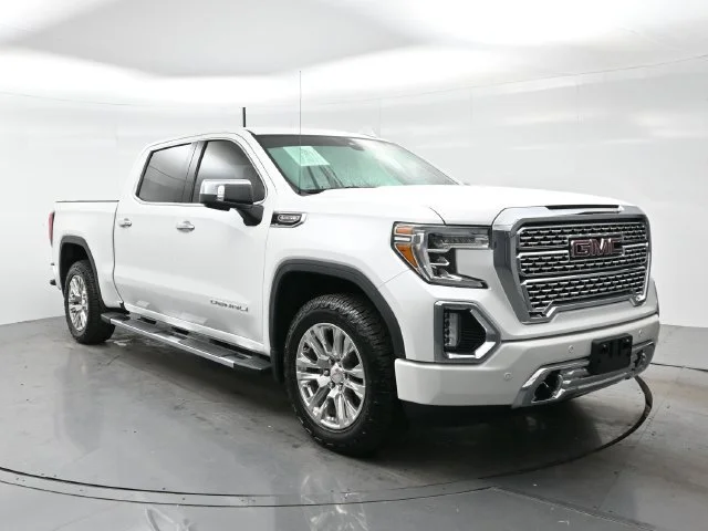 Used 2019 WHITE FROST TRICOAT GMC Denali image 1