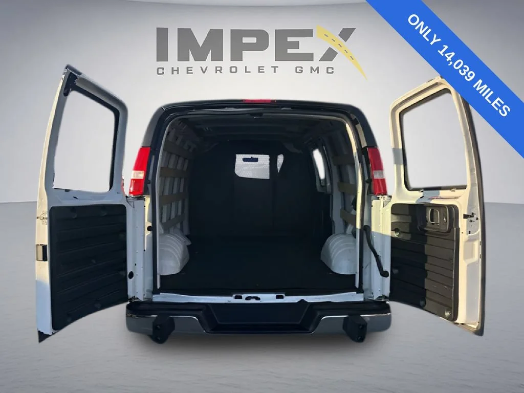 Used 2023 Summit White Chevrolet WT image 9