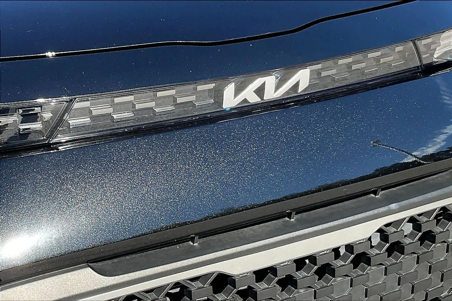 Used 2025 Fusion Black Kia LX image 29