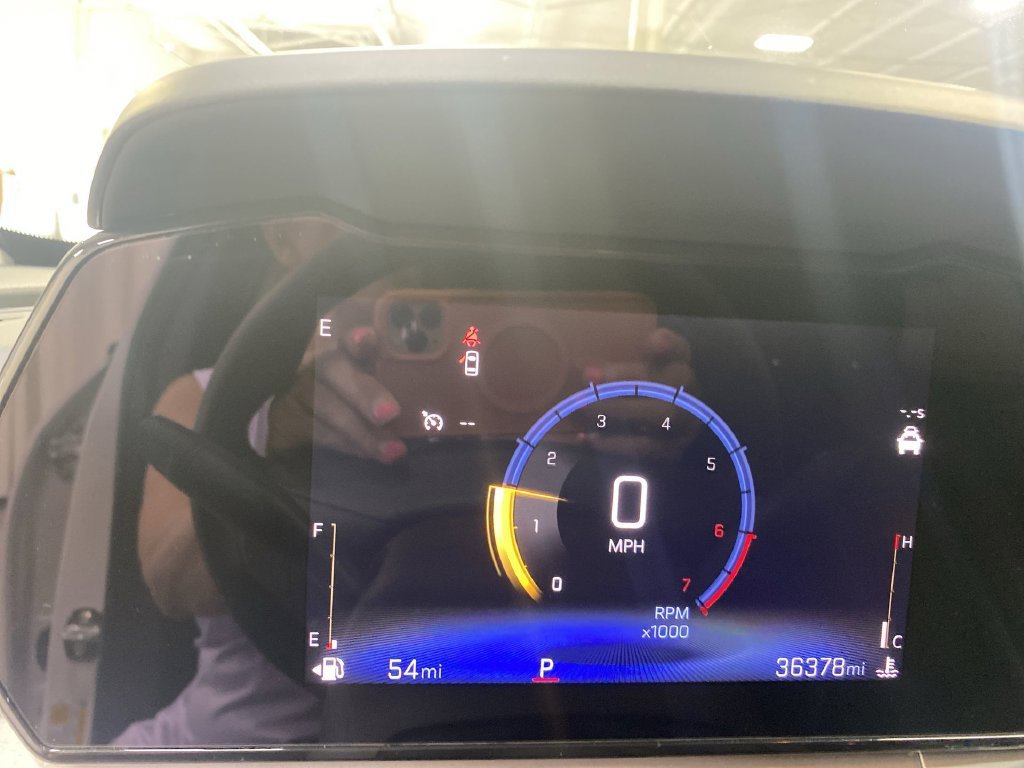 2025 Chevrolet Trax LT - Photo 14