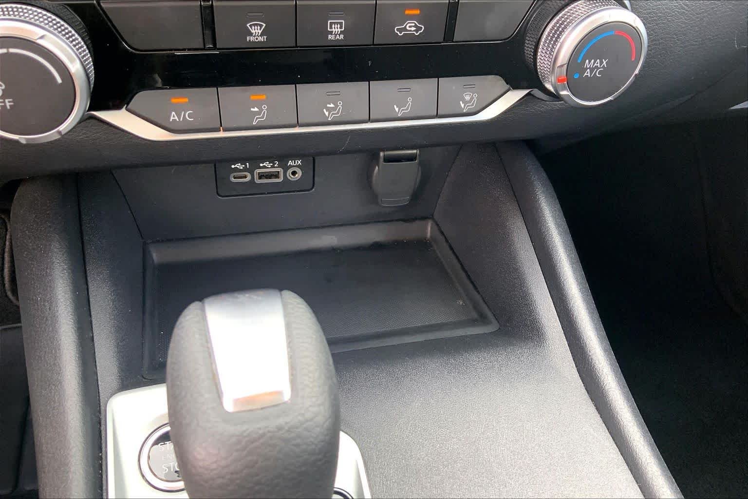 Used 2025 Glacier White Nissan SV image 35