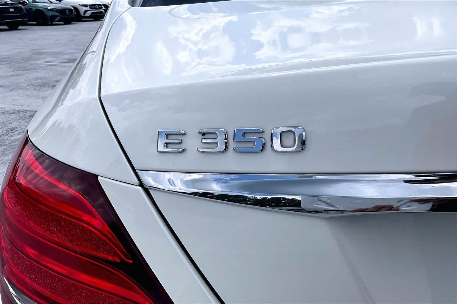 Used 2020 designo Diamond White Metallic Mercedes-Benz E 350 image 30