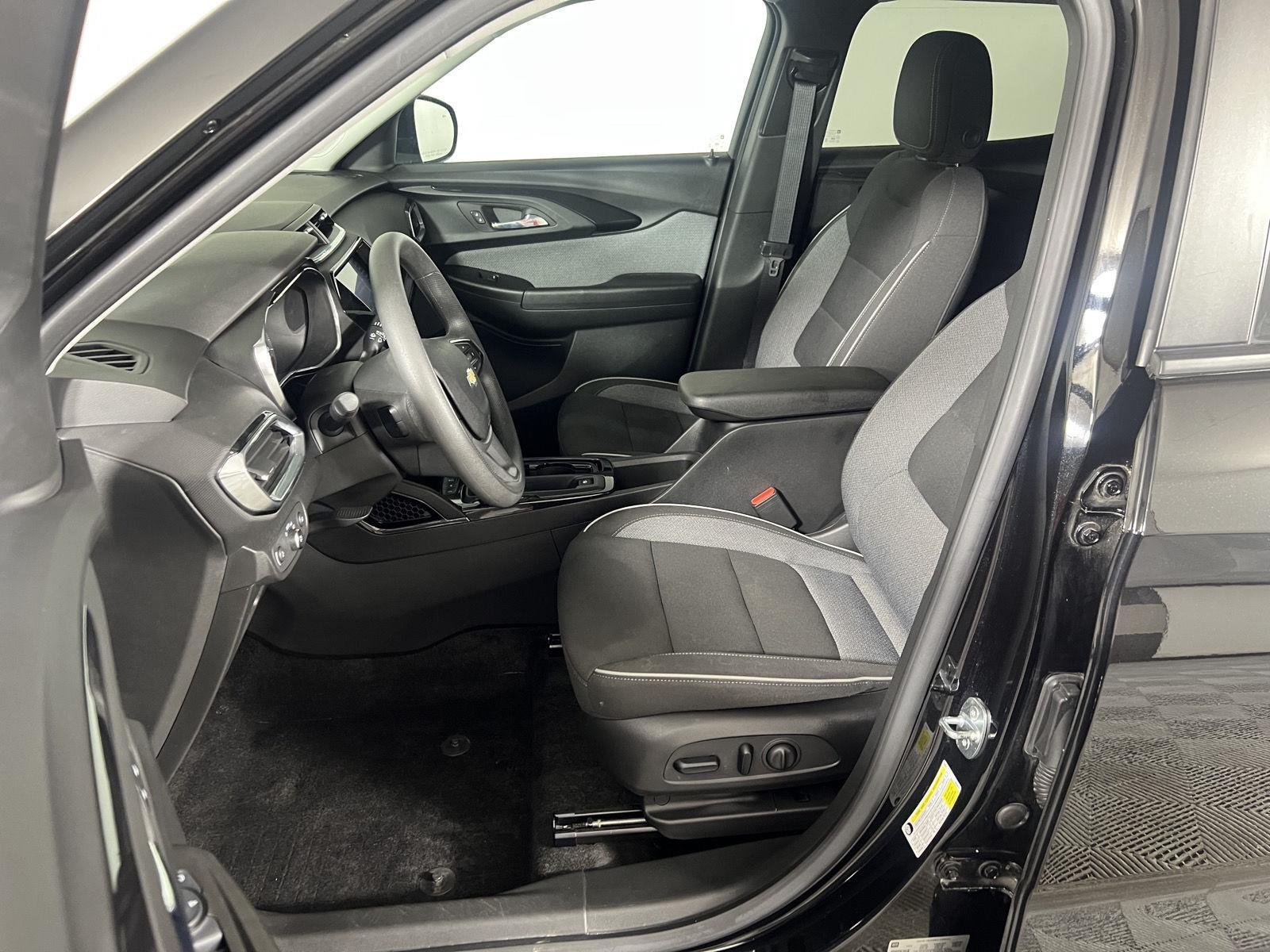 Used 2023 Black Metallic Chevrolet LT image 5