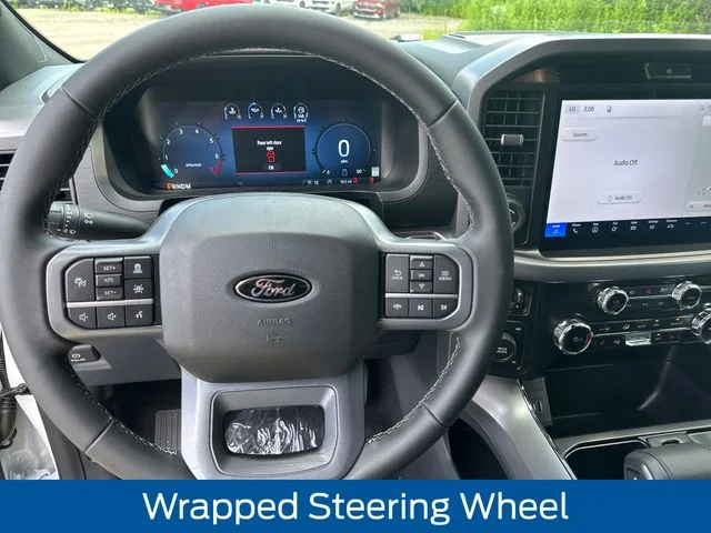 New 2026 Oxford White Ford XLT image 15