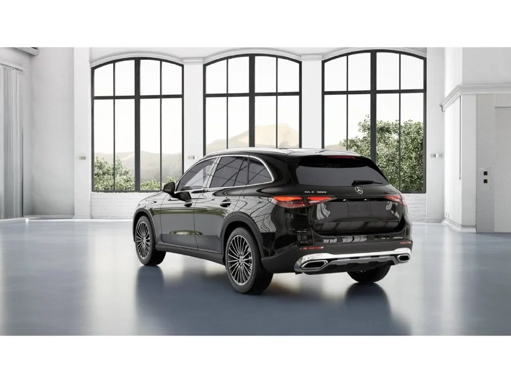 New 2027 Black Mercedes-Benz GLC 300 image 28