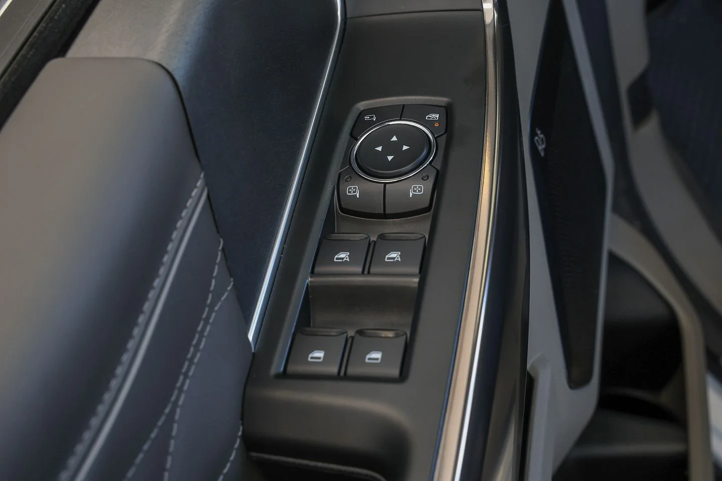 New 2026 Star White Metallic Tri-Coat Ford Platinum® image 37
