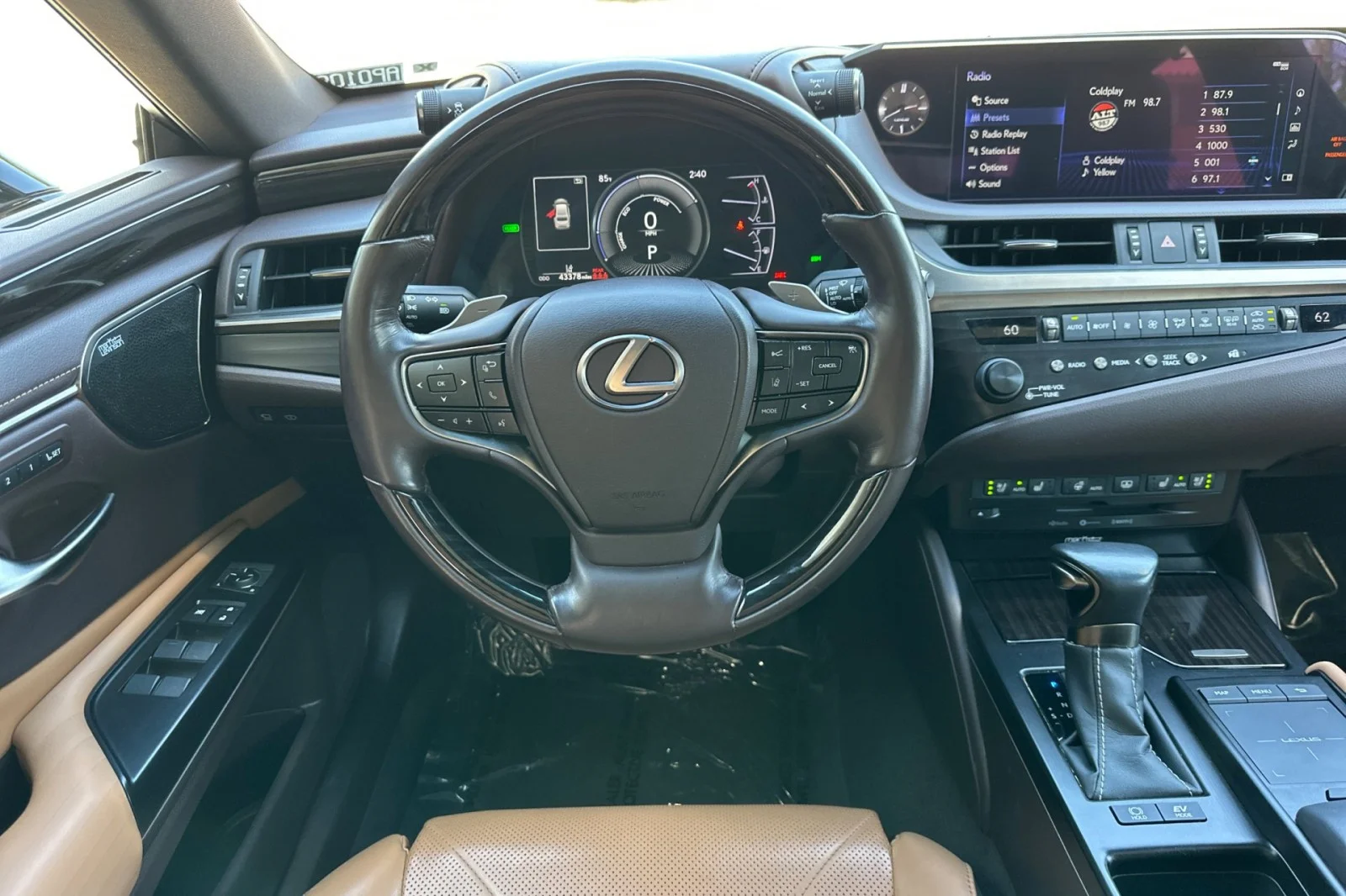 Used 2019 WHITE Lexus ES 300h image 14