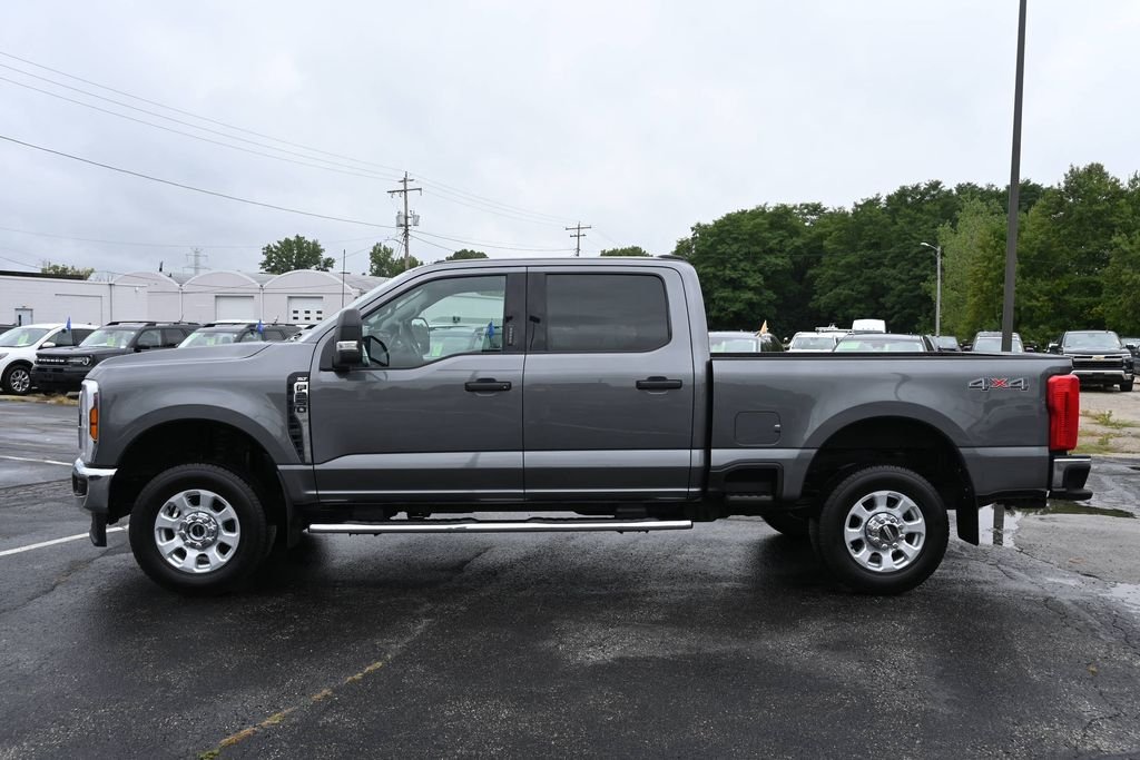 Used 2024 Gray Ford XLT image 4