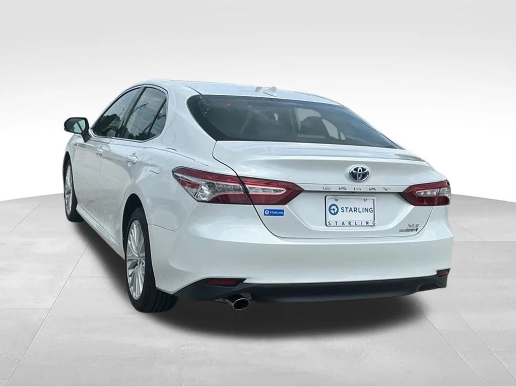 Used 2020 Beige Toyota XLE image 8
