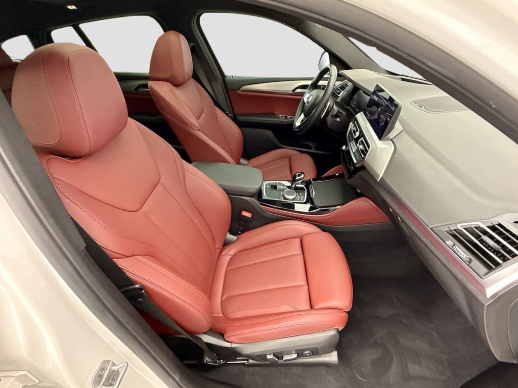 Used 2024 White BMW xDrive30i image 19
