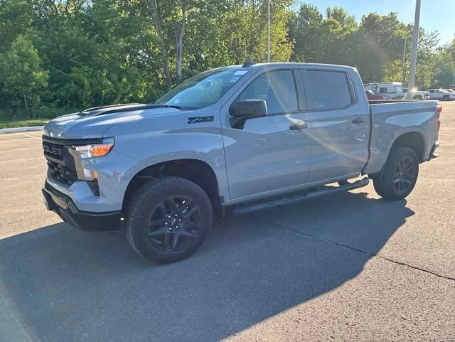 Used 2024 Chevrolet Silverado 1500 Custom with VIN 3GCUDCED5RG359033 for sale in Kansas City