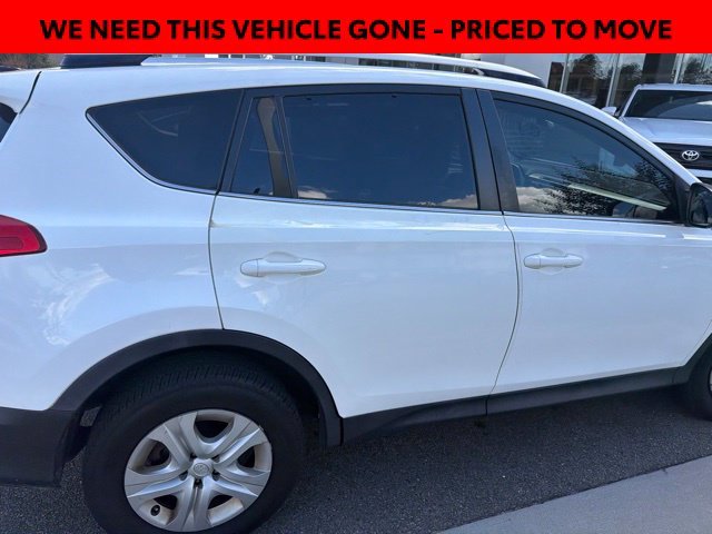 Used 2015 White Toyota LE image 7