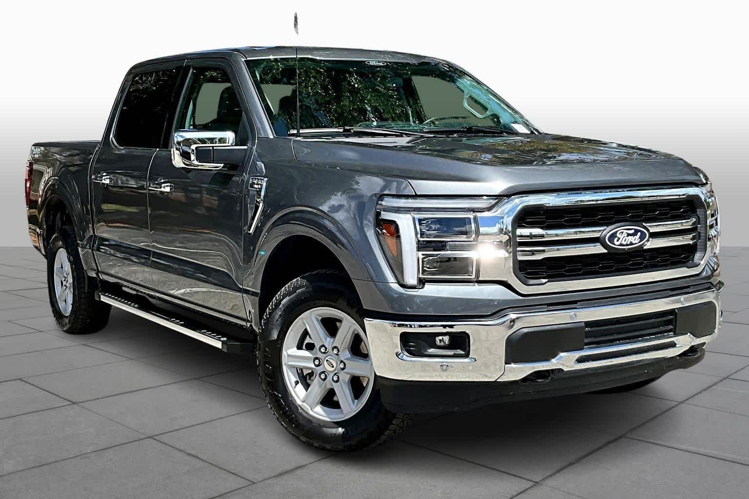 Used 2025 Carbonized Gray Metallic Ford LARIAT image 4