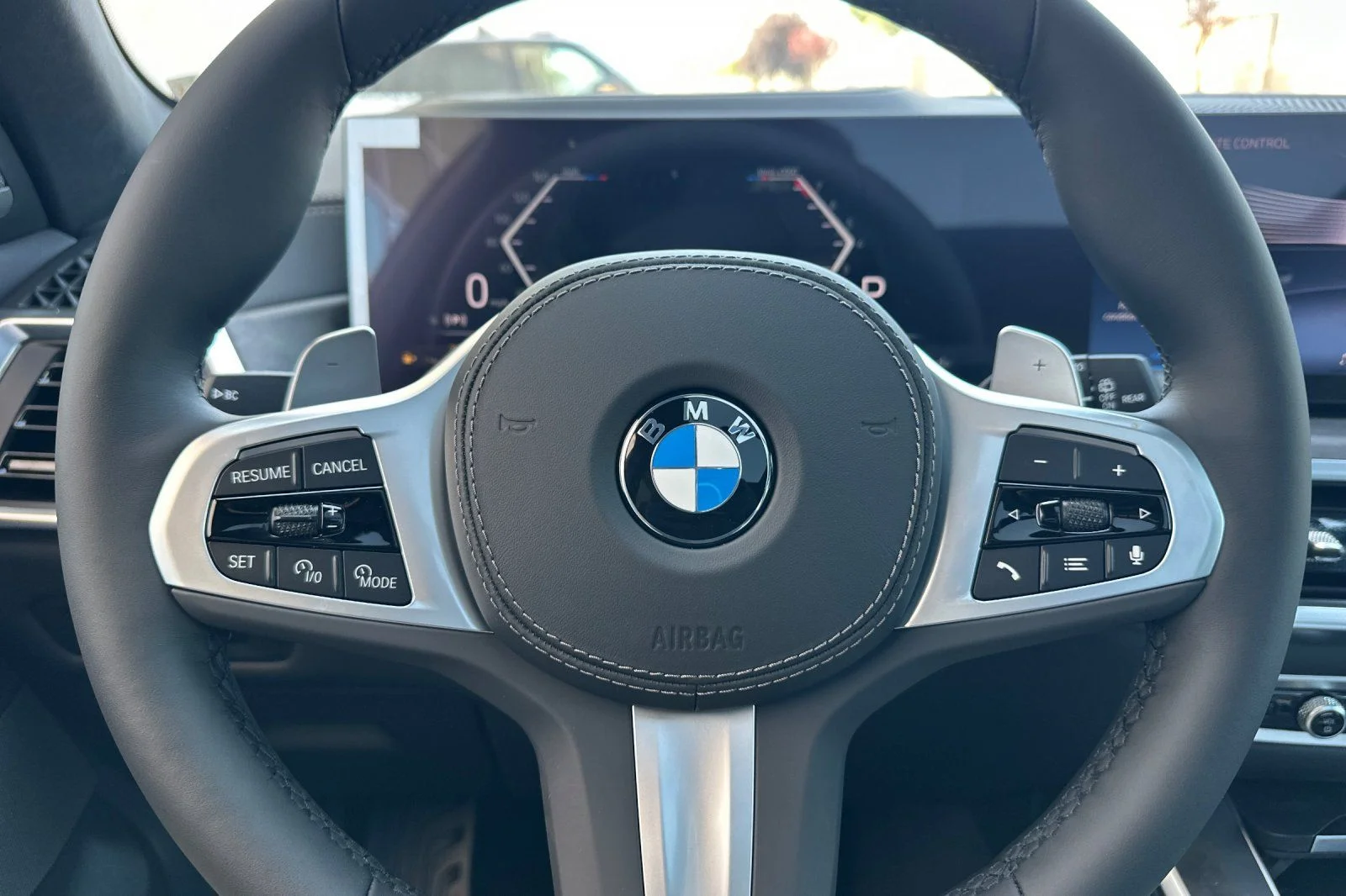 New 2026 Mineral White Metallic BMW xDrive40i image 21