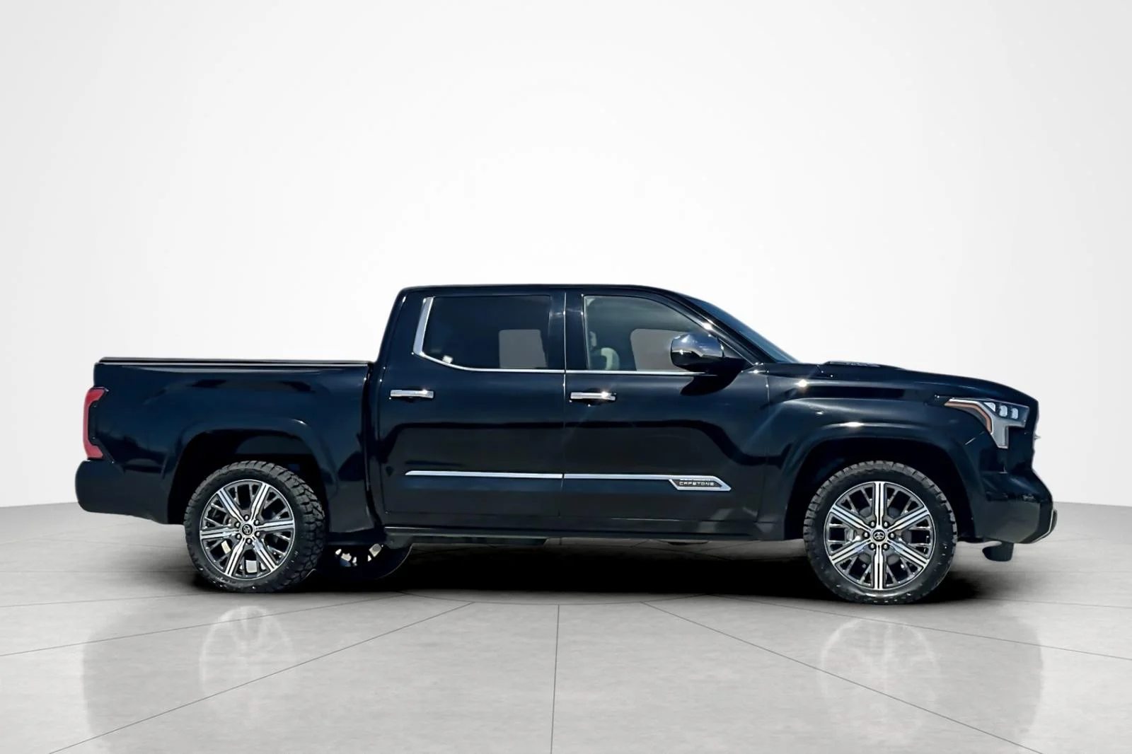 Used 2023 MIDNIGHT BLACK Toyota Capstone Hybrid image 6
