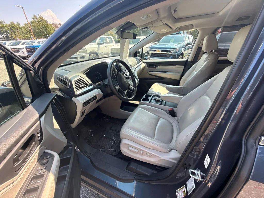 Used 2025 Silver Honda EX-L image 11