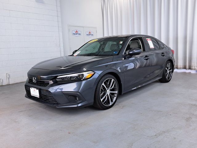 Used 2024  Honda Touring image 2