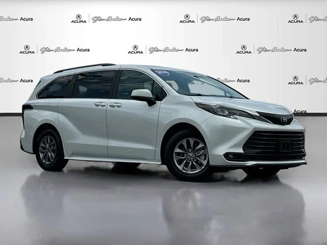 2025 Toyota Sienna XLE