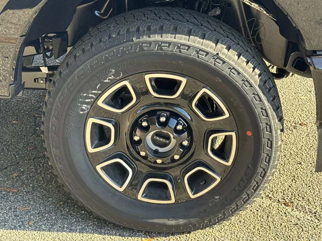 2025 Ford F-350 Super Duty Platinum - Photo 12
