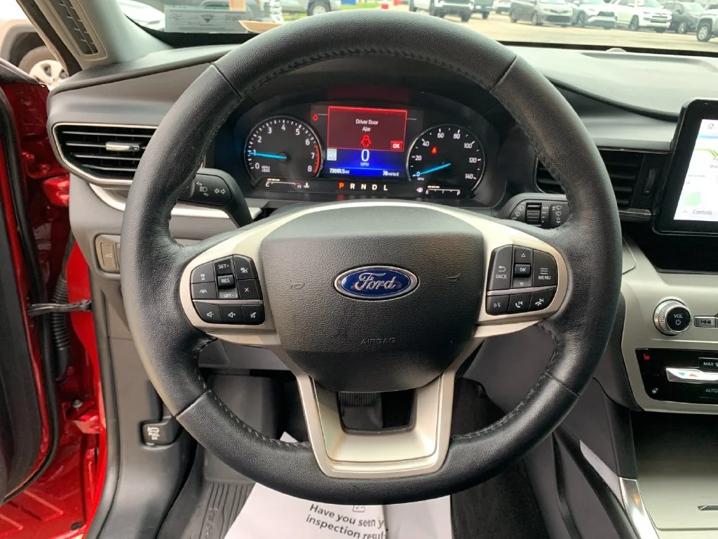 Used 2022 Red Ford XLT image 28