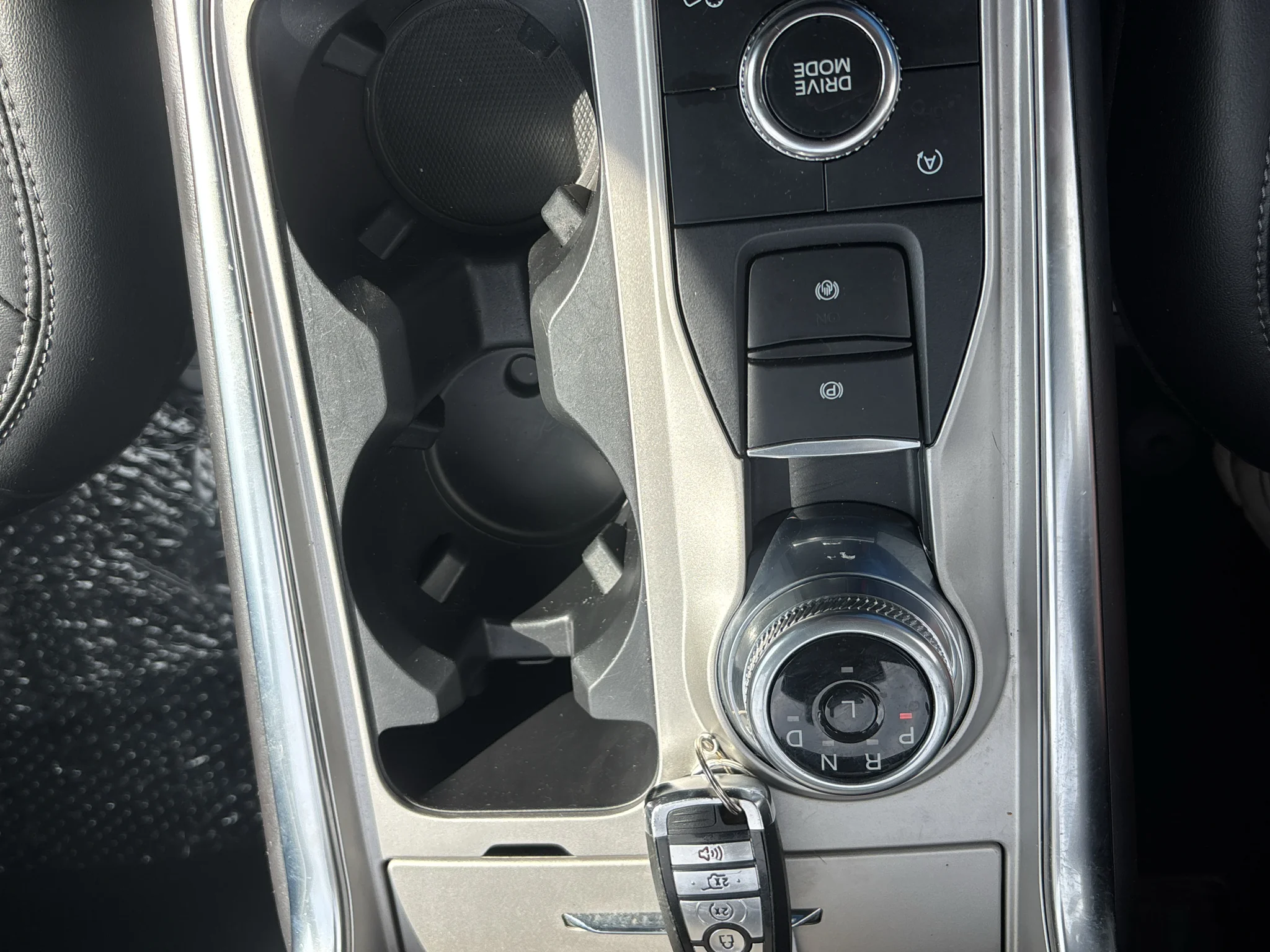 Used 2024 Agate Black Metallic Ford XLT image 21
