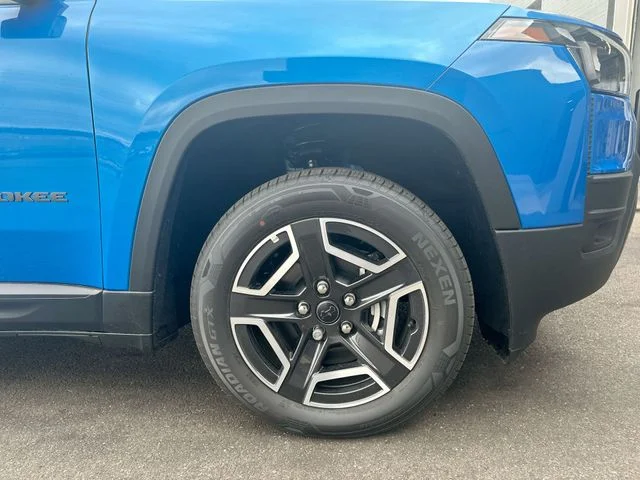 New 2026 Hydro Blue Pearlcoat Jeep Laredo image 12