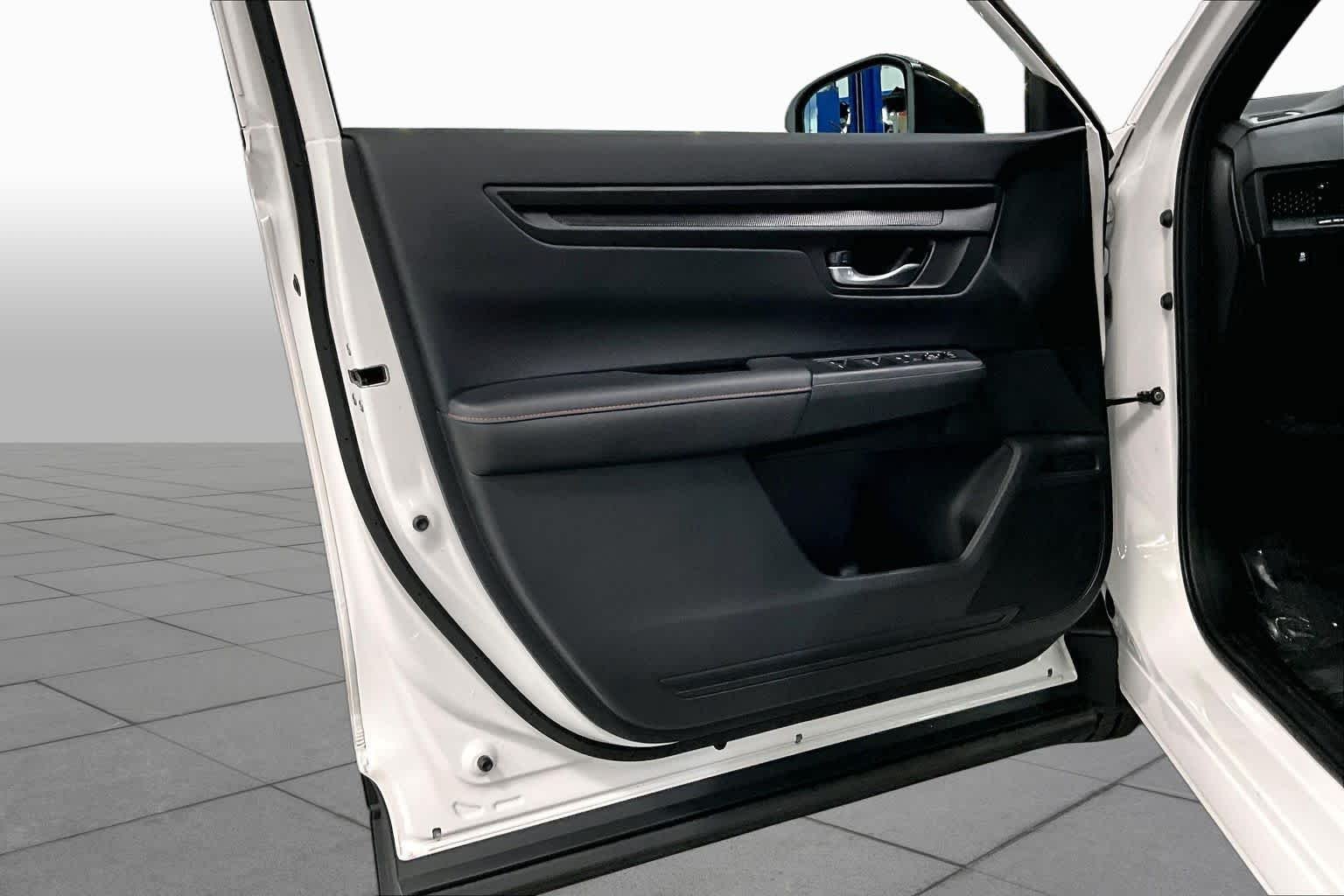 Used 2024 Platinum White Pearl Honda Sport image 21